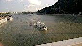 risteily hetki Tonavan aalloilla, Legenda kuplalla..kuulimme palan historiaa Budapestistä